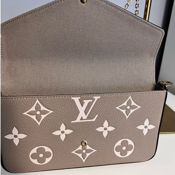 ❤️1950❤️ Louis Vuitton Felicie Pochette in Dove Cream Tourterelle - Picture 11 of 12